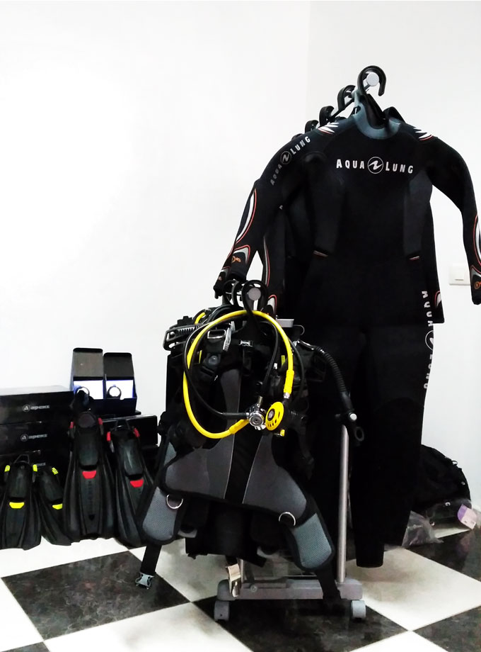 Material de buceo Aqualung en centro de buceo tenerife Sur Las Galletas y La Gomera